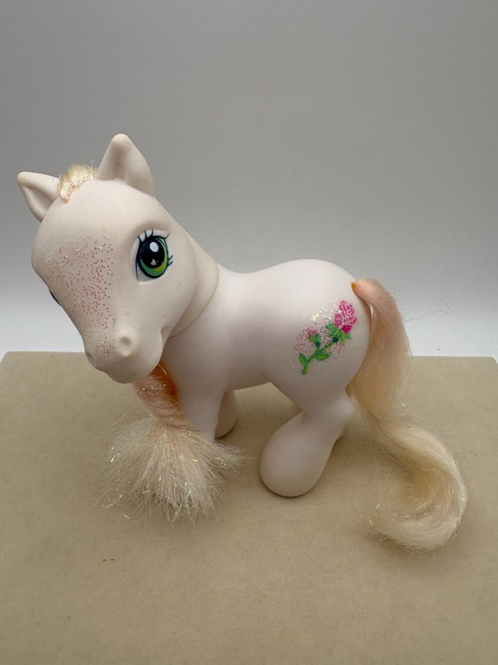 My Little Pony (MLP) Desert Rose 2002 Flower White Pink Glitter G3(MLP: LOT1-64)
